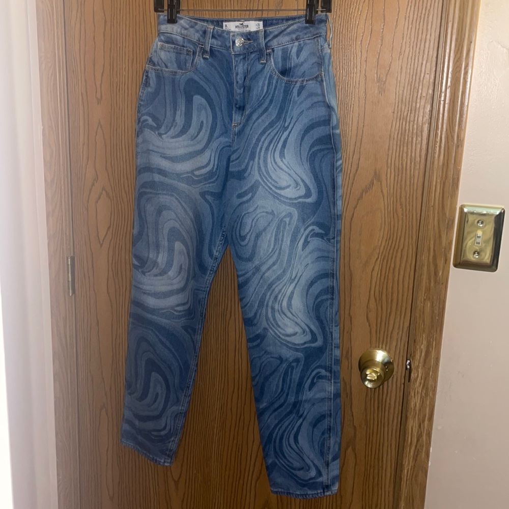 Hollister mom jeans , size 3L